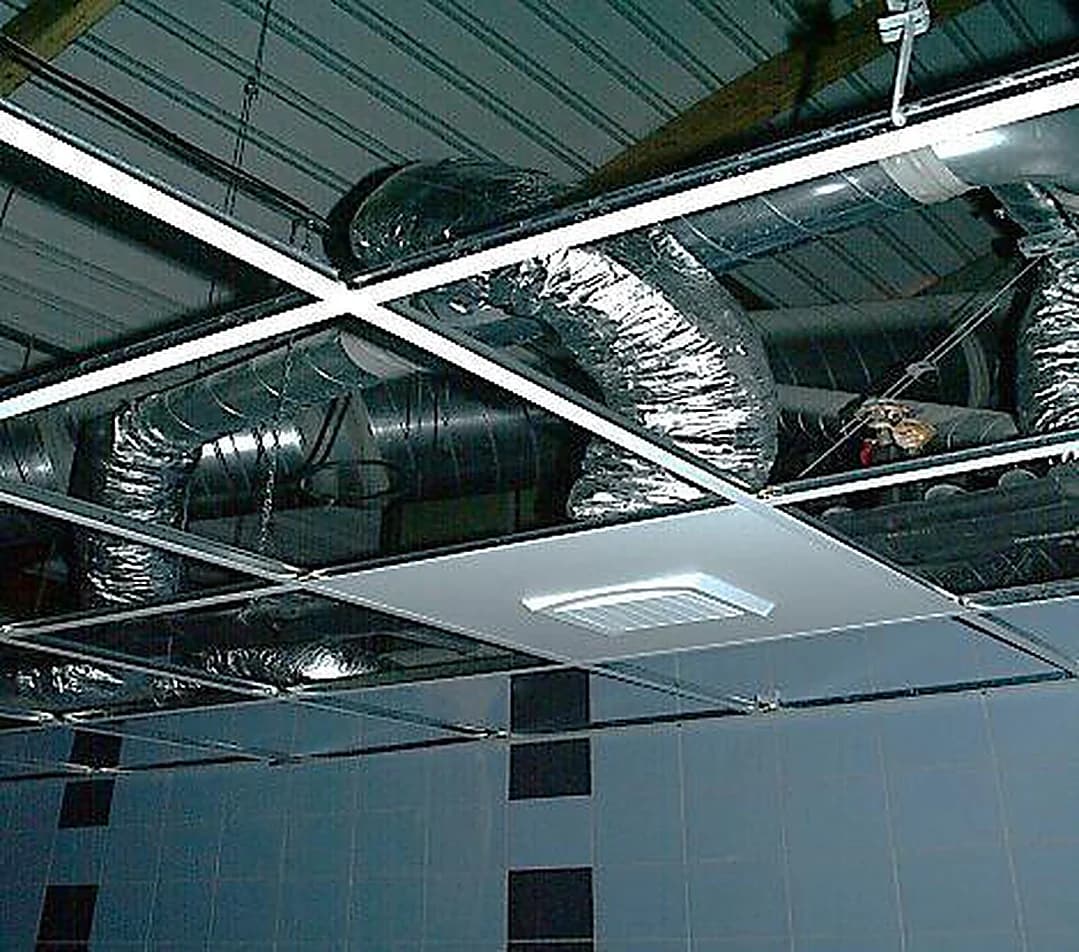Réseau de ventilation et éclairage technique de la piscine municipale de Ferney-Voltaire